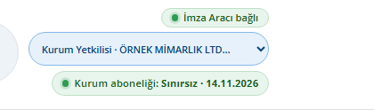 Üst çubukta hesap seçim kutusu ve rozet
